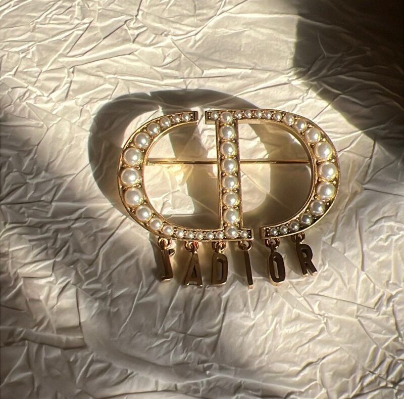 CD BROOCH