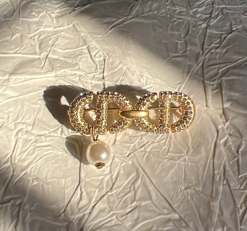 CD PEARL BROOCH