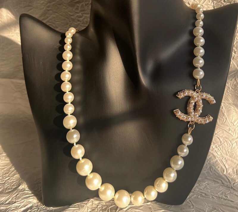 c-h-a-n-n-e-l pearl necklace